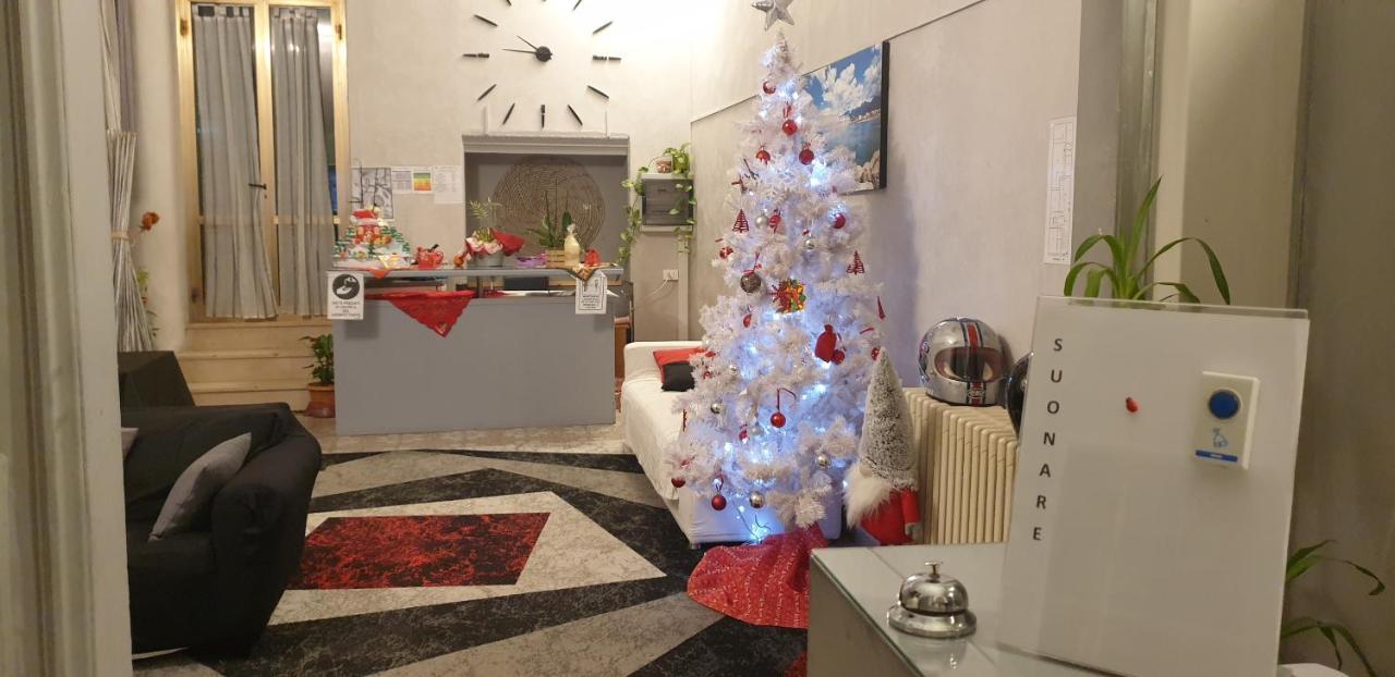 Hotel Bianchi Виареджо Экстерьер фото