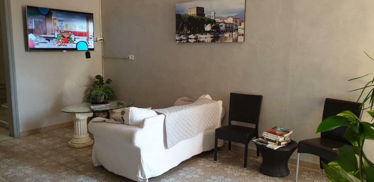Hotel Bianchi Виареджо Экстерьер фото